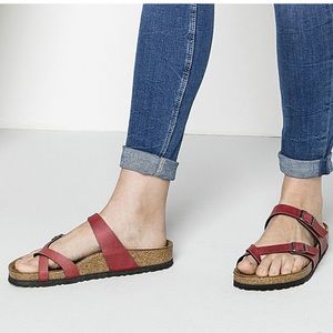 BRAND NEW Birkenstock’s (burgundy)
